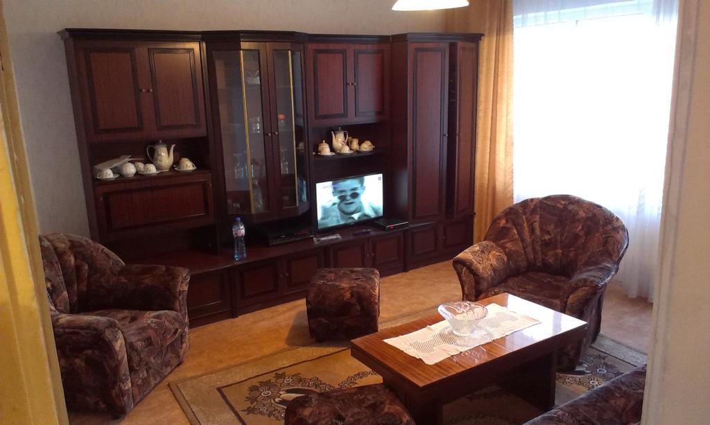 Retro Apartment Malko Turnovo ภายนอก รูปภาพ